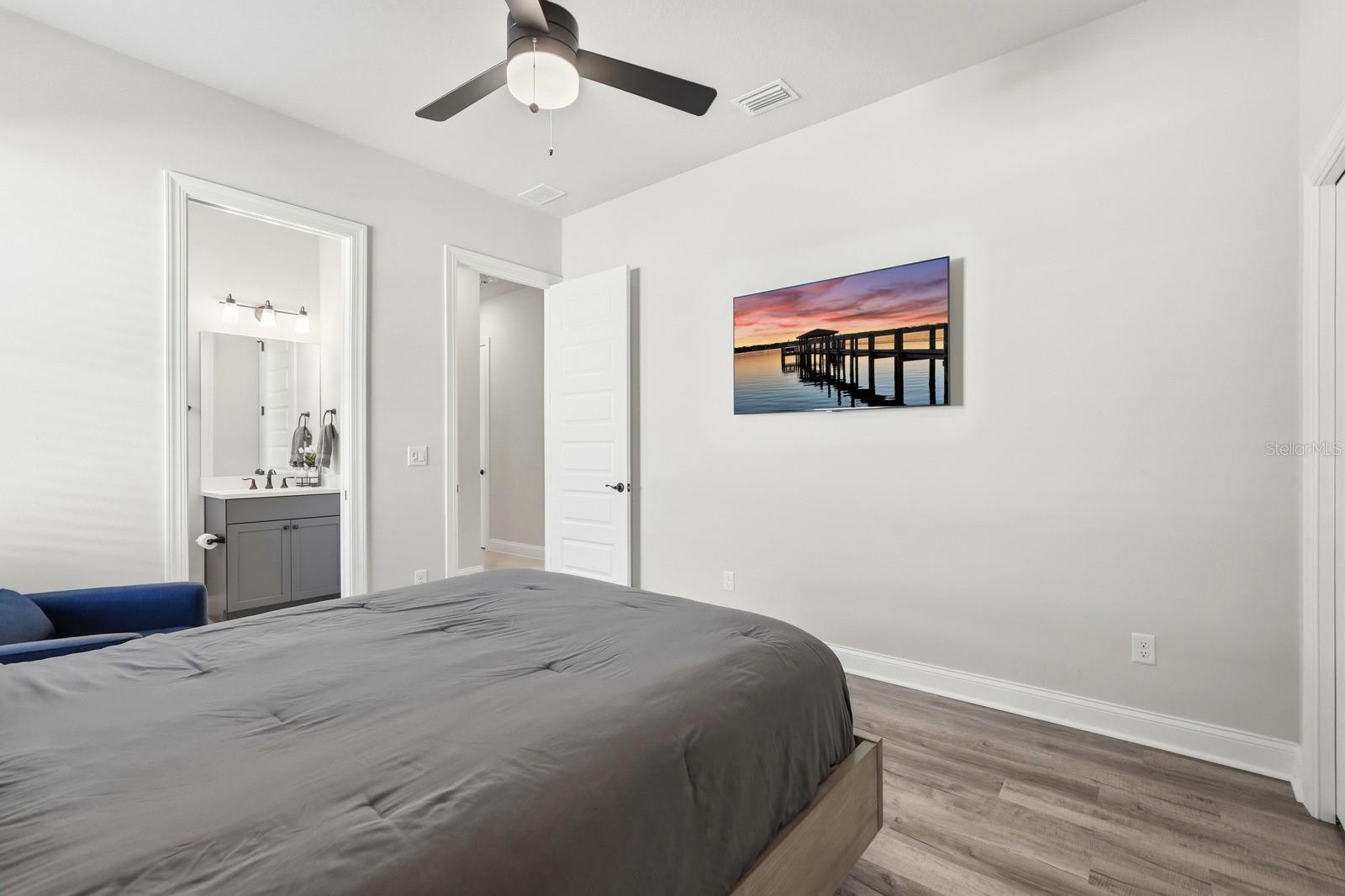 Image 40 of 85 For 23 Riverwalk