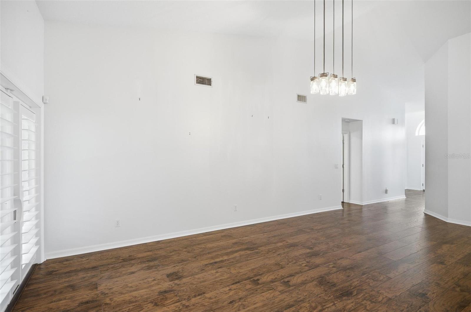 Image 11 of 56 For 1 Walton Place