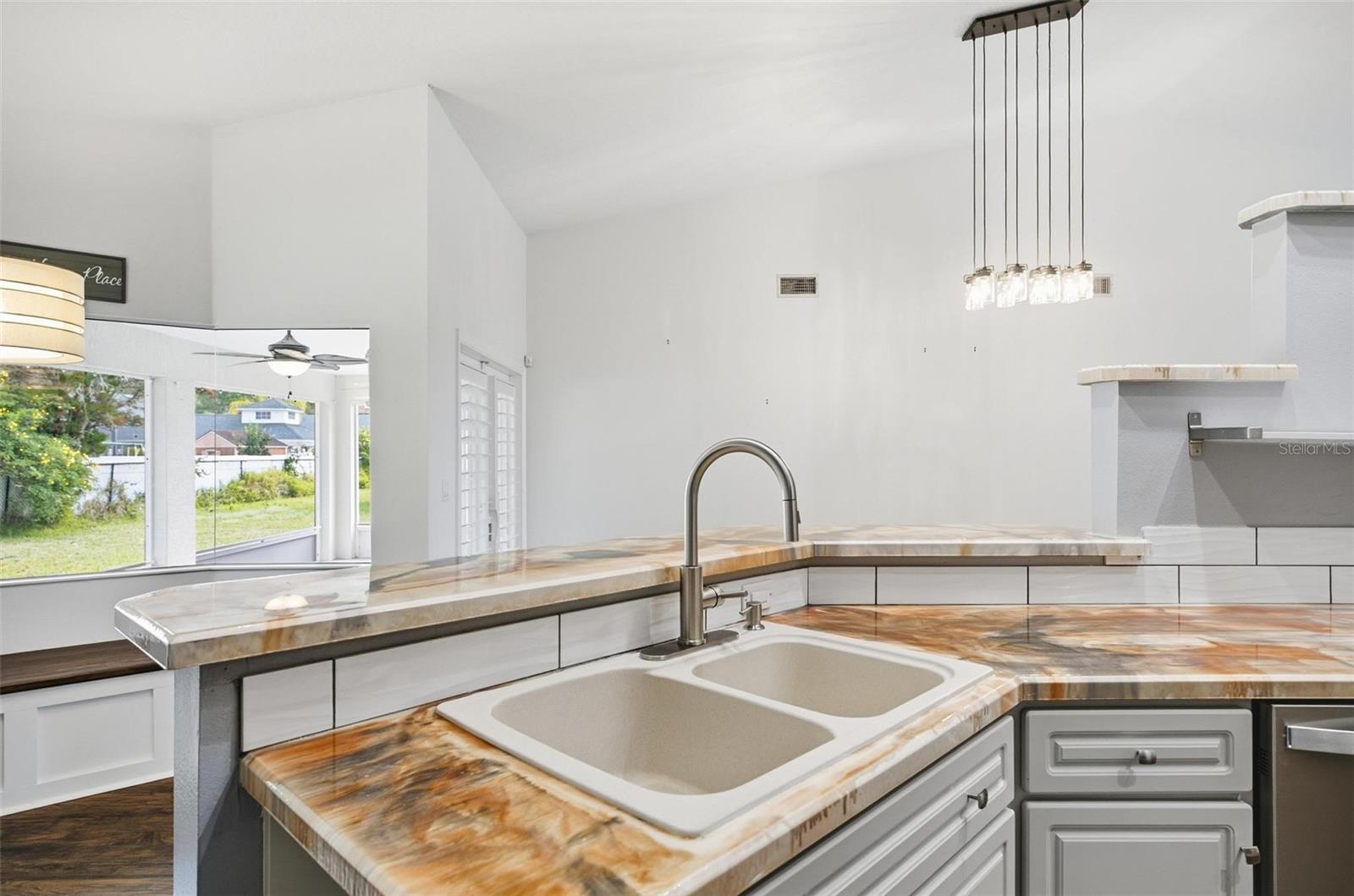 Image 24 of 56 For 1 Walton Place