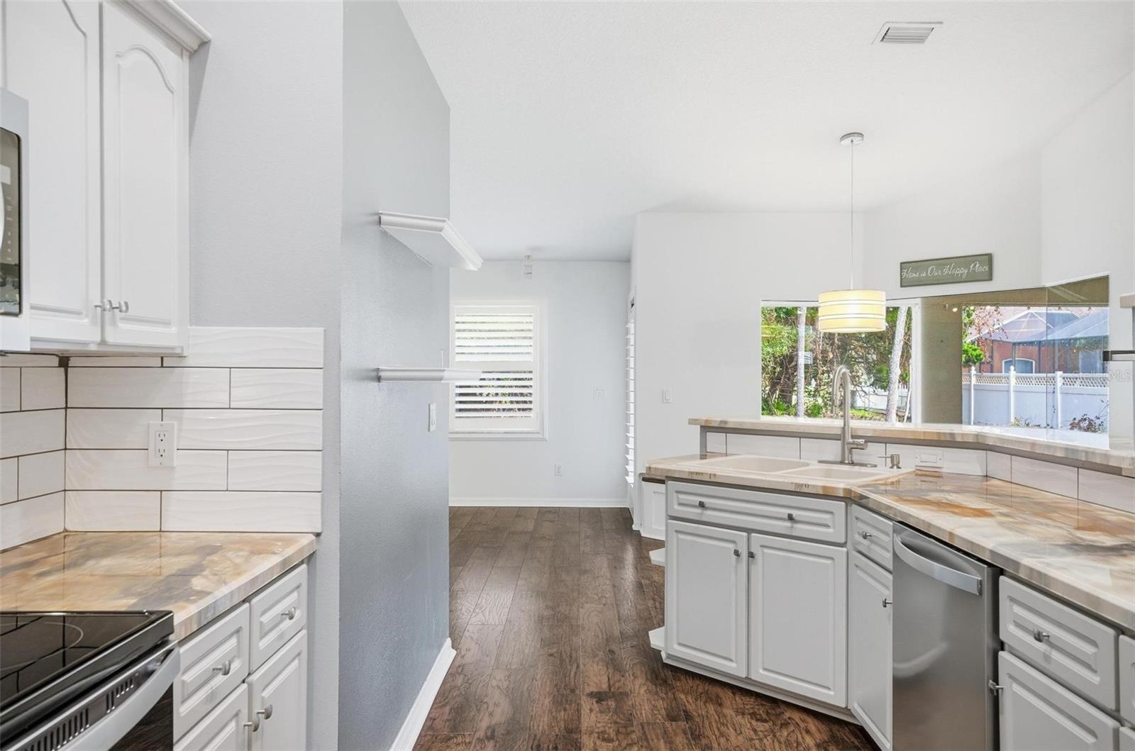 Image 25 of 56 For 1 Walton Place