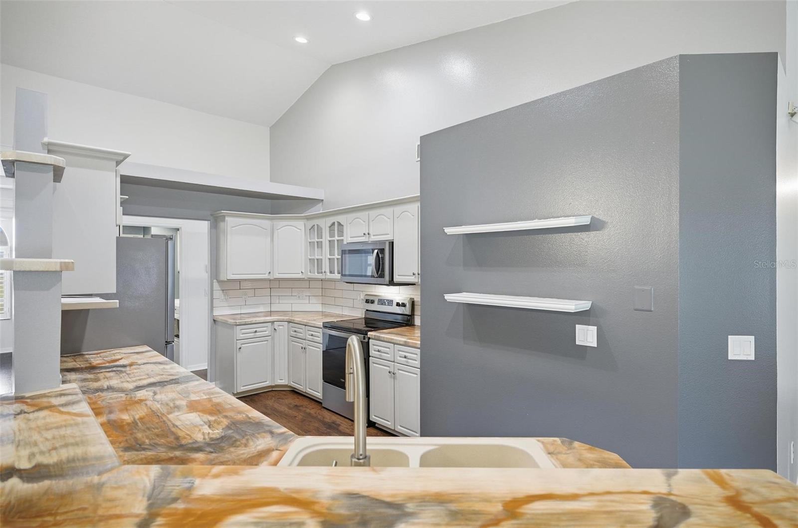 Image 29 of 56 For 1 Walton Place