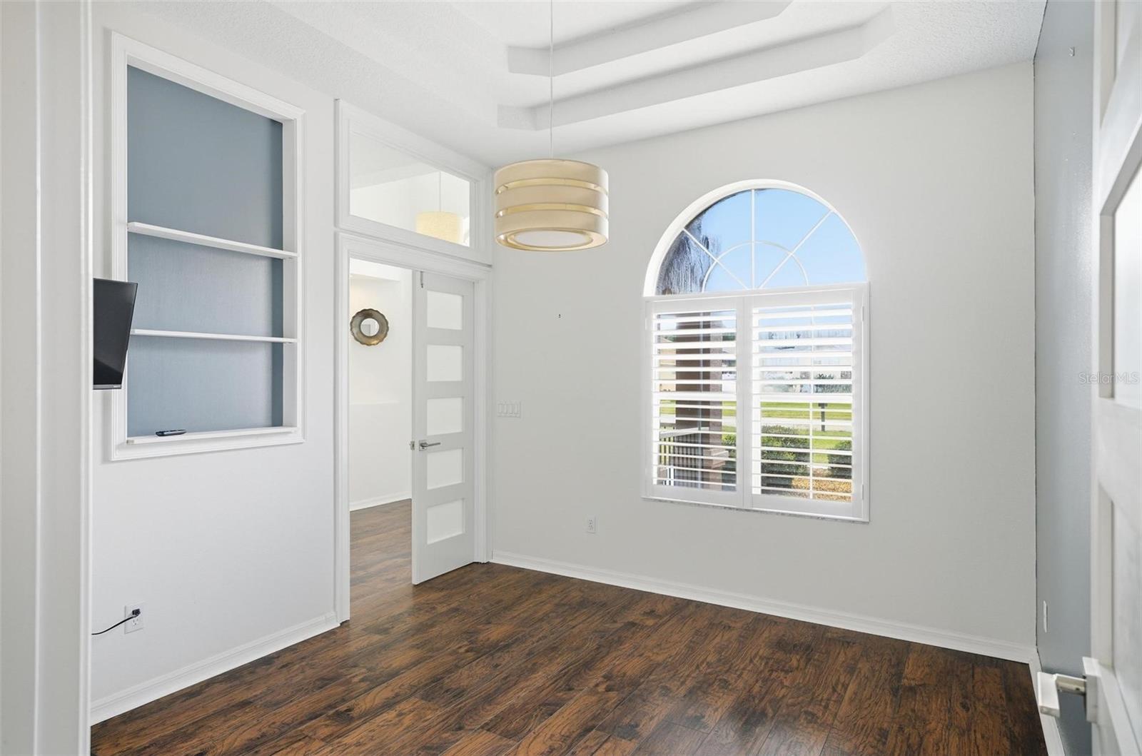 Image 31 of 56 For 1 Walton Place