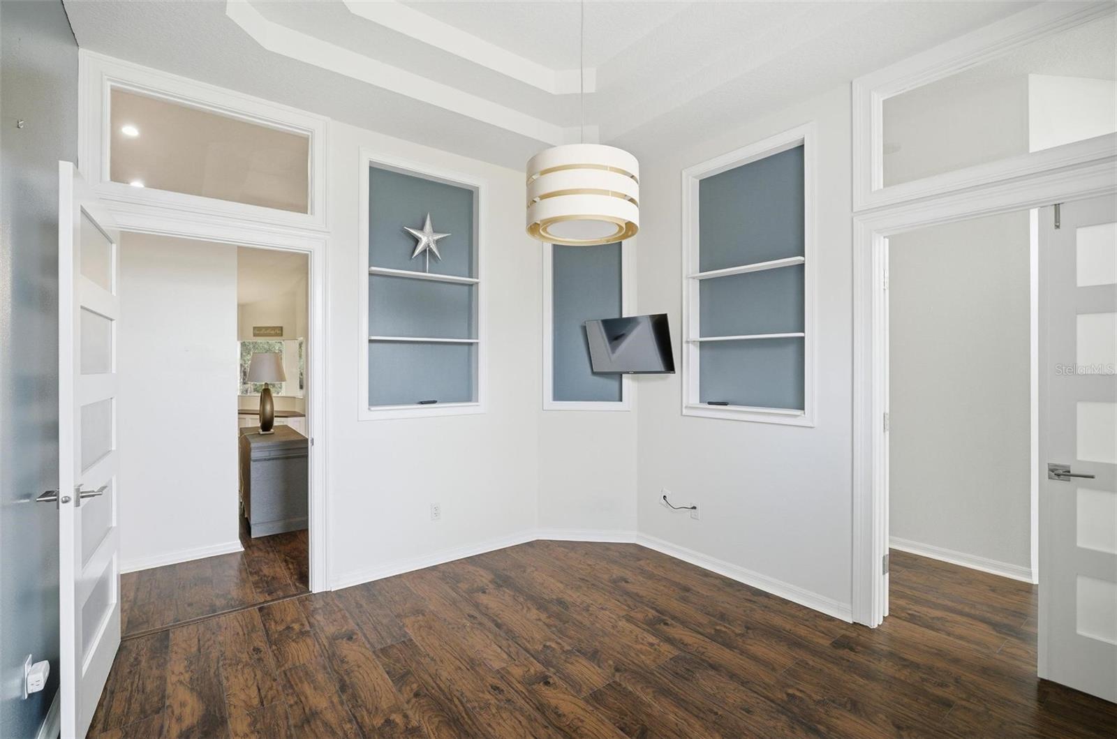 Image 32 of 56 For 1 Walton Place