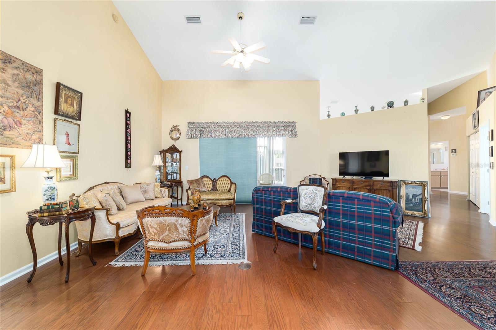 Image 5 of 42 For 5500 23rd Place