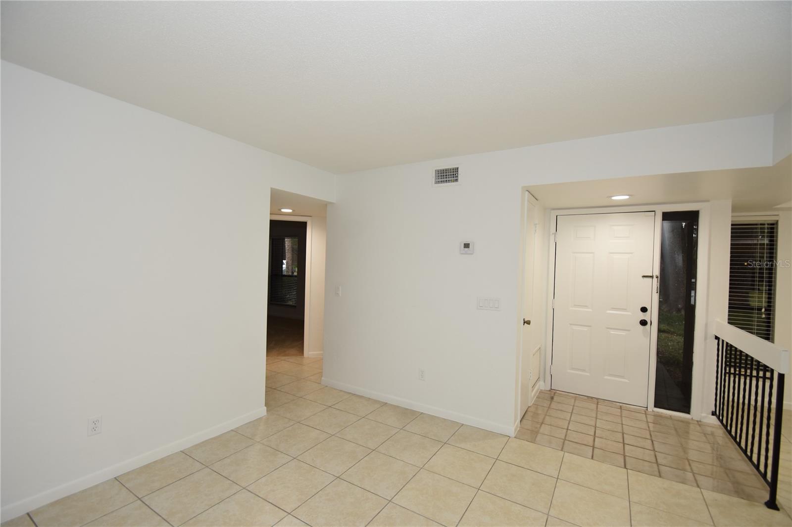 Image 24 of 41 For 11 Surrey Court 11