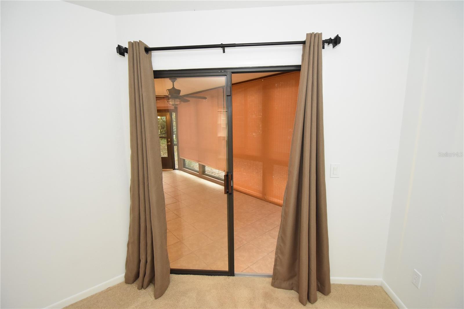 Image 26 of 41 For 11 Surrey Court 11