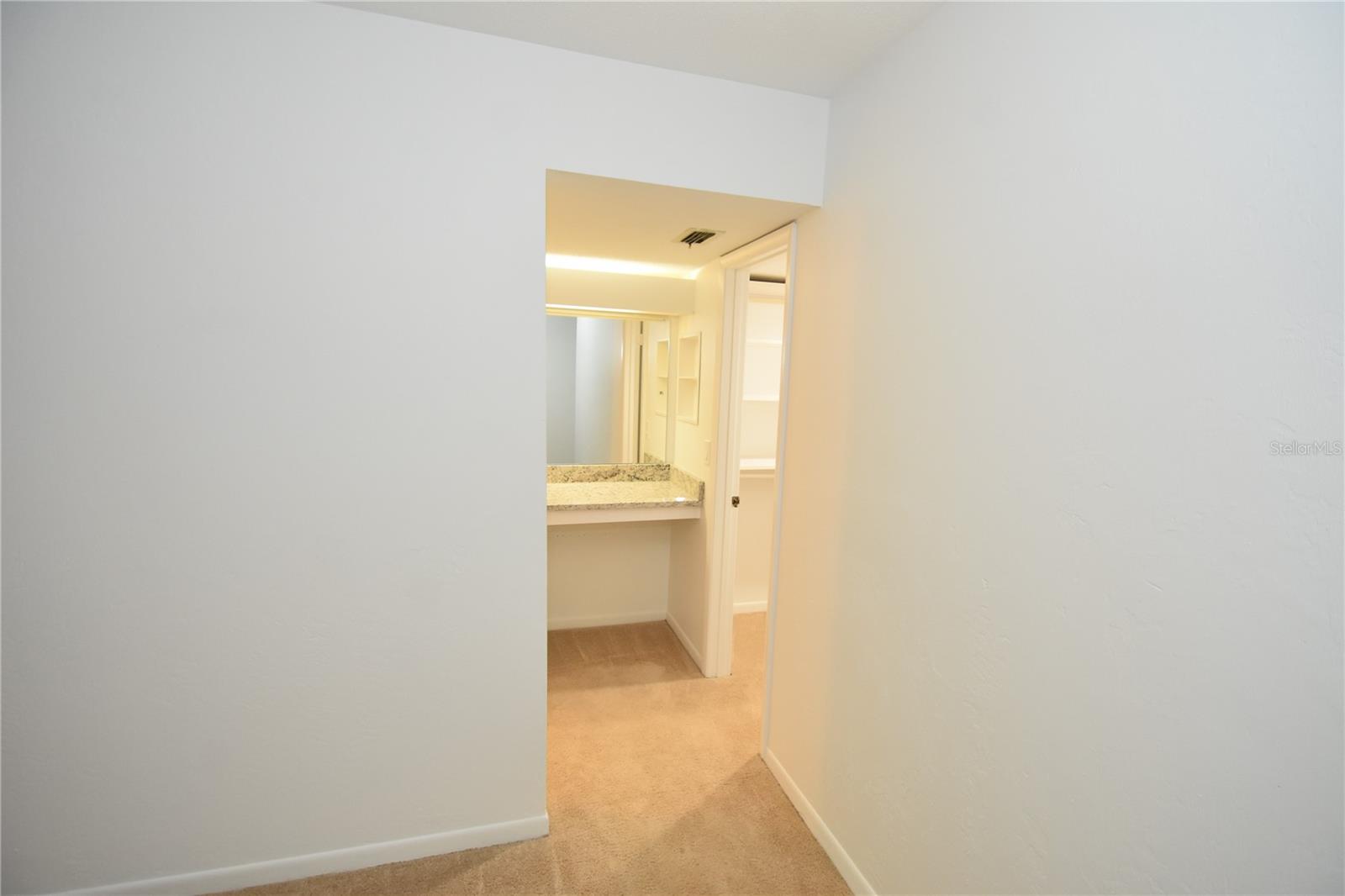 Image 29 of 41 For 11 Surrey Court 11