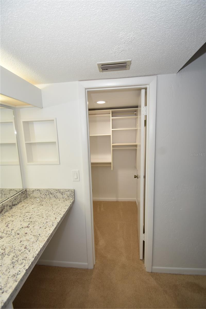 Image 32 of 41 For 11 Surrey Court 11