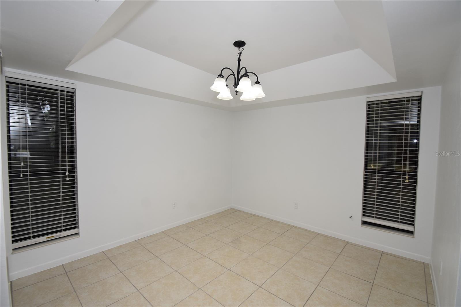 Image 6 of 41 For 11 Surrey Court 11