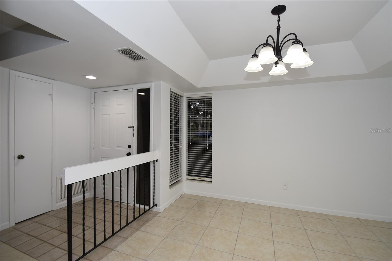 Image 8 of 41 For 11 Surrey Court 11