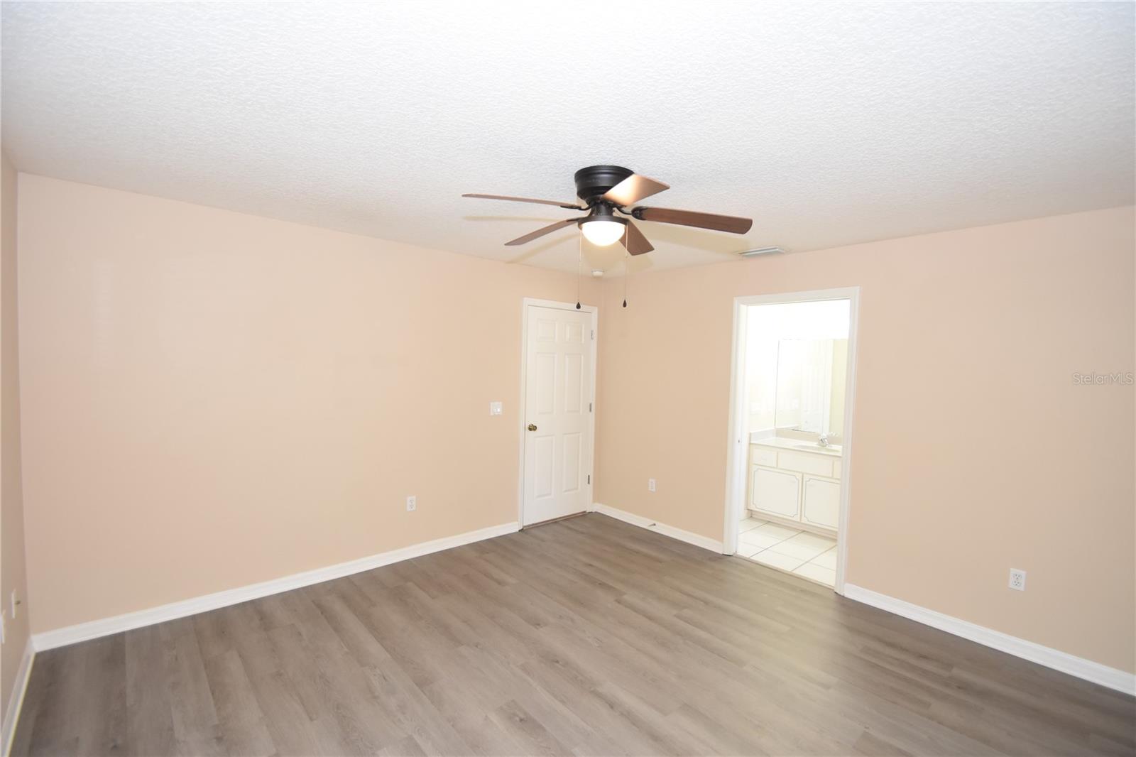 Image 19 of 36 For 8 Regency Drive A