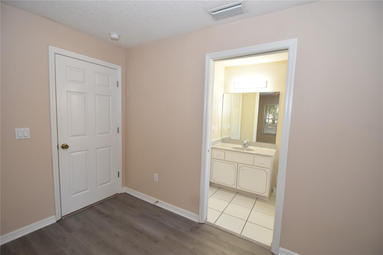 Image 21 of 36 For 8 Regency Drive A