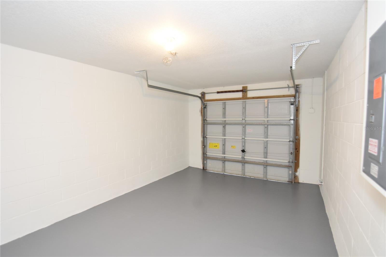 Image 25 of 36 For 8 Regency Drive A