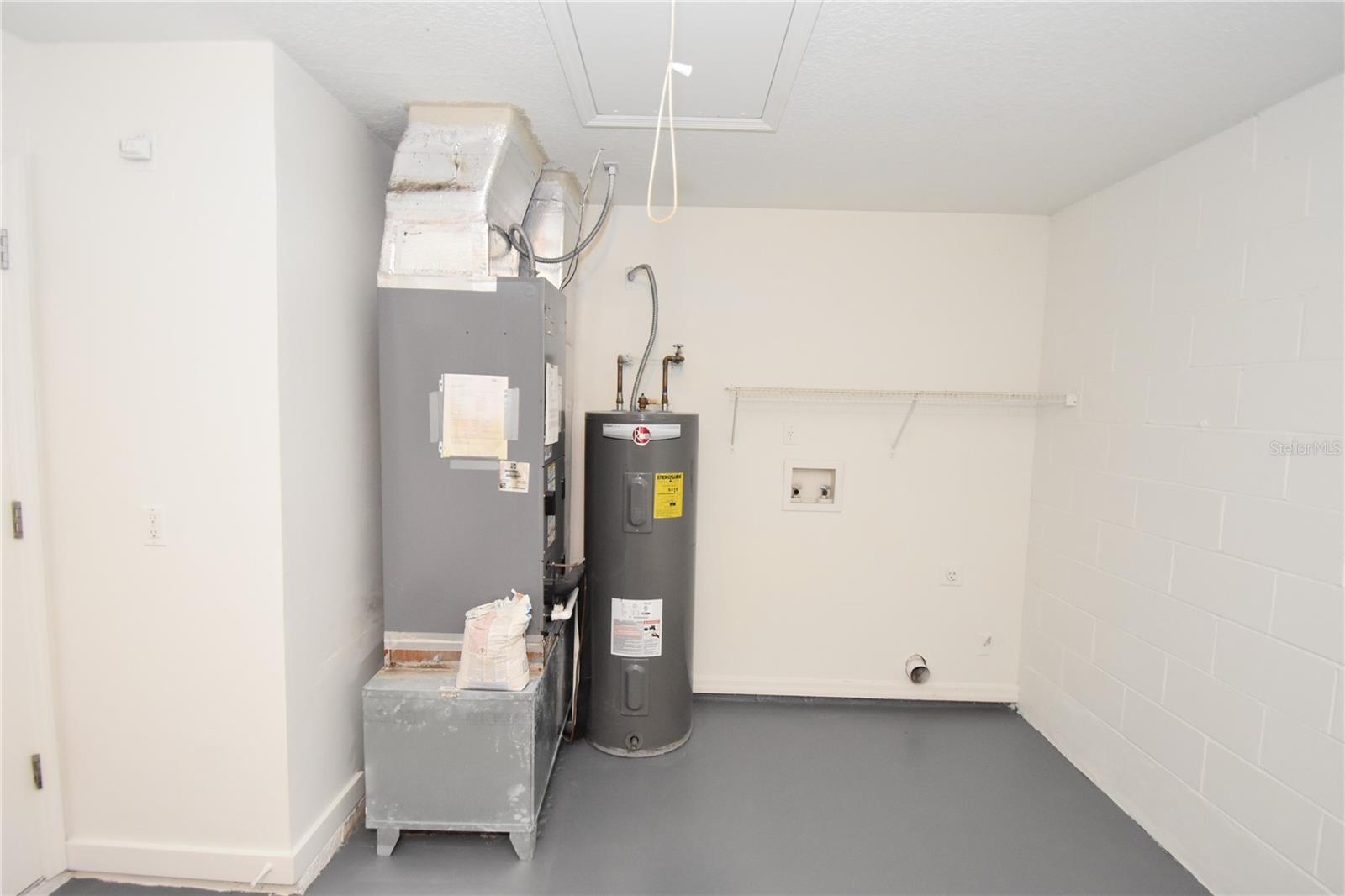 Image 26 of 36 For 8 Regency Drive A