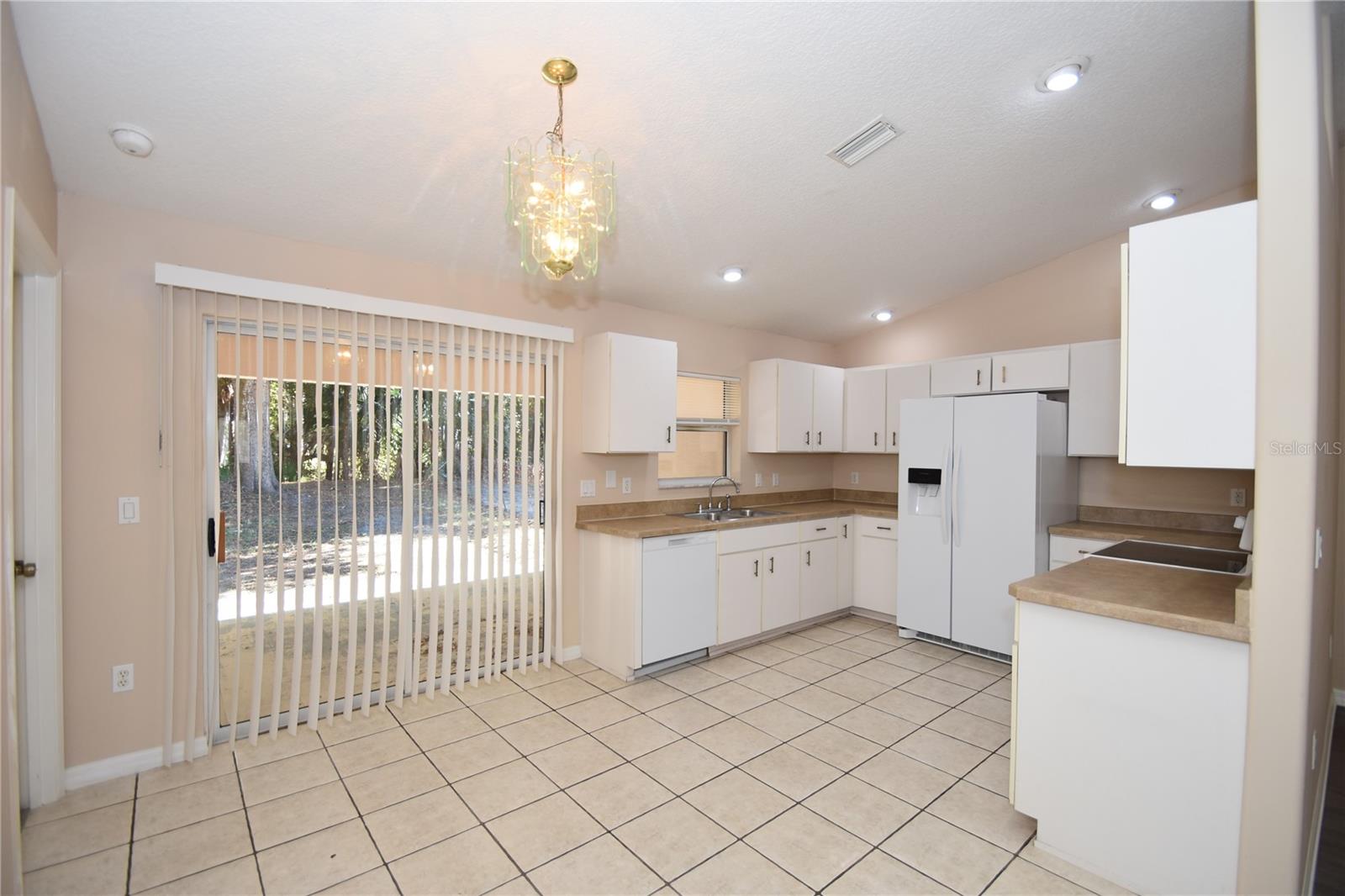 Image 8 of 36 For 8 Regency Drive A