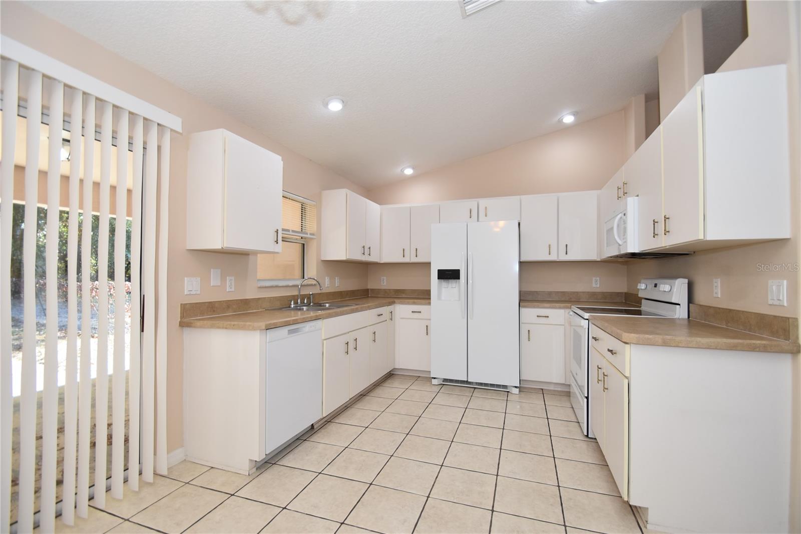 Image 9 of 36 For 8 Regency Drive A