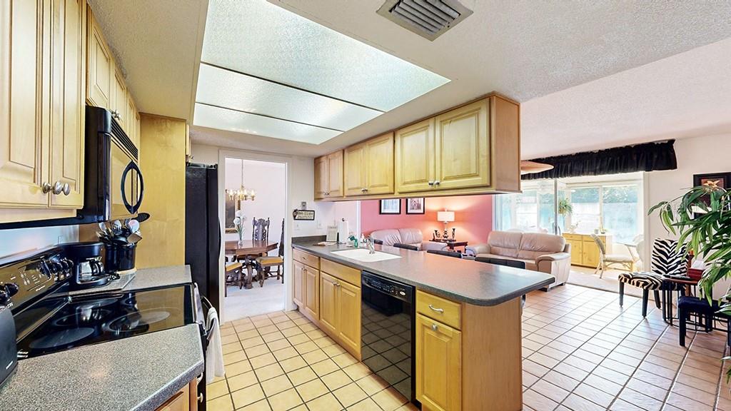 Image 20 of 36 For 24 Seabridge Drive