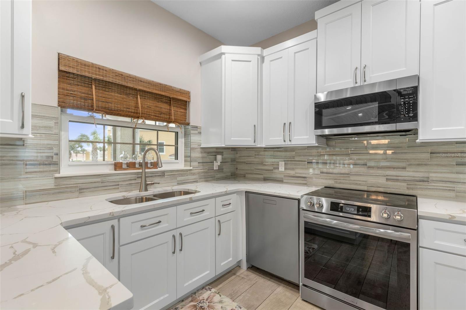 Image 16 of 78 For 21 Viscaya Lane 2006