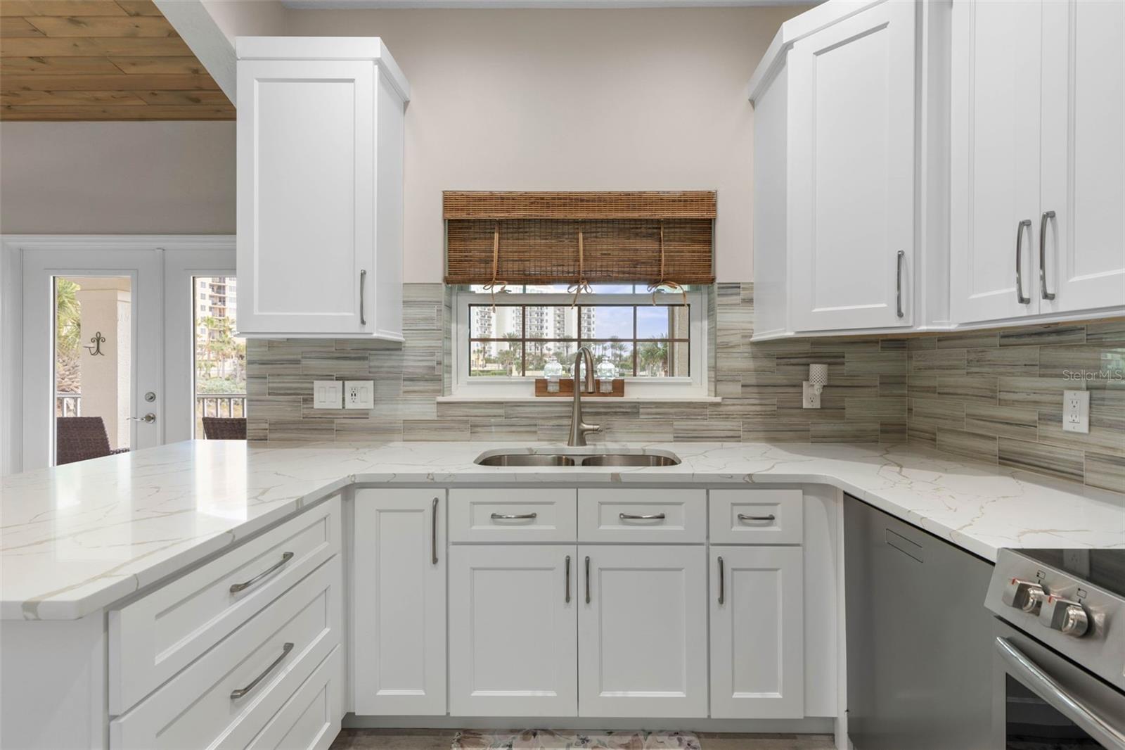 Image 17 of 78 For 21 Viscaya Lane 2006