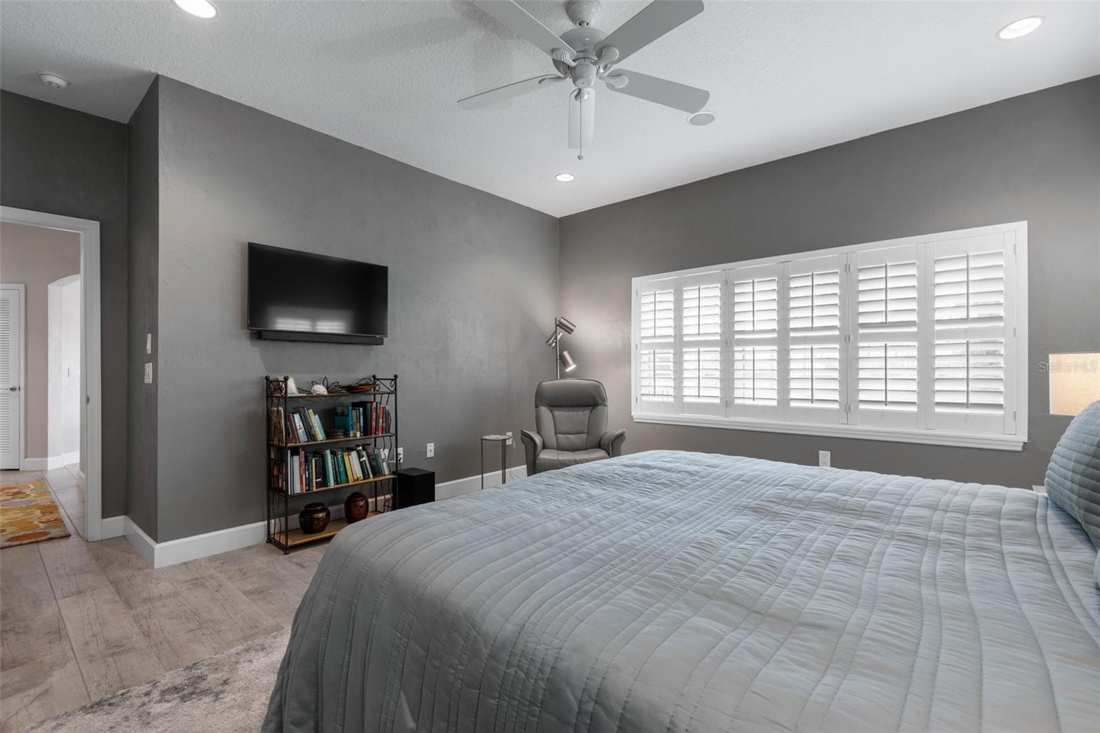 Image 34 of 78 For 21 Viscaya Lane 2006