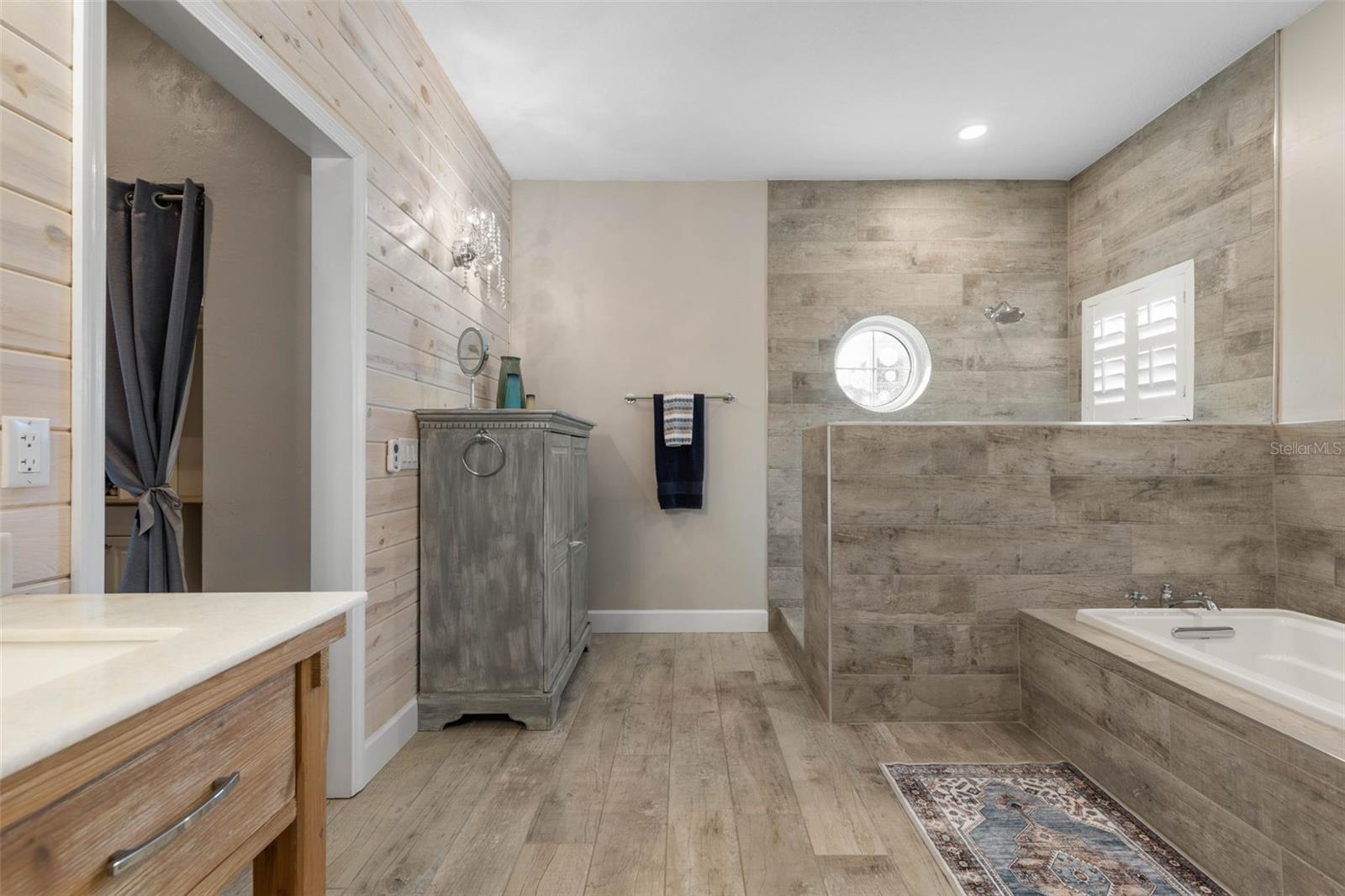 Image 38 of 78 For 21 Viscaya Lane 2006