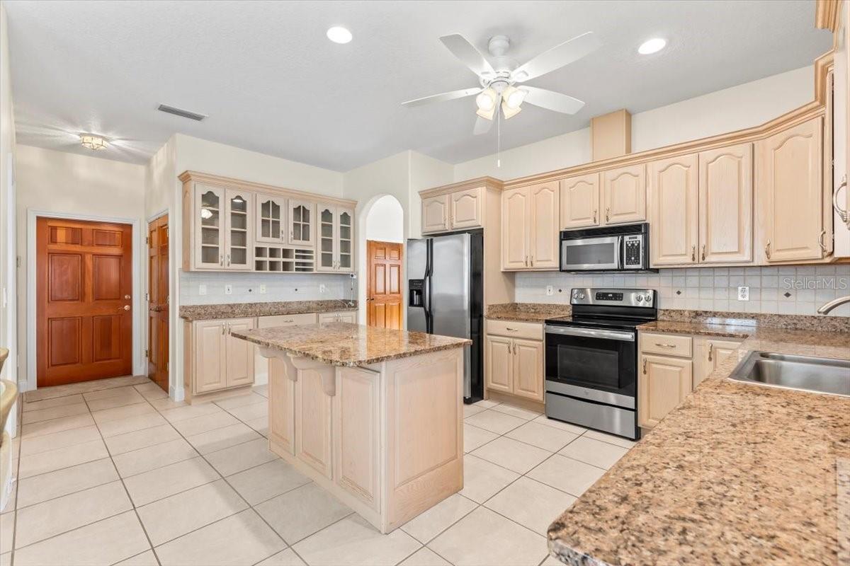 Image 21 of 91 For 10 Capistrano Drive