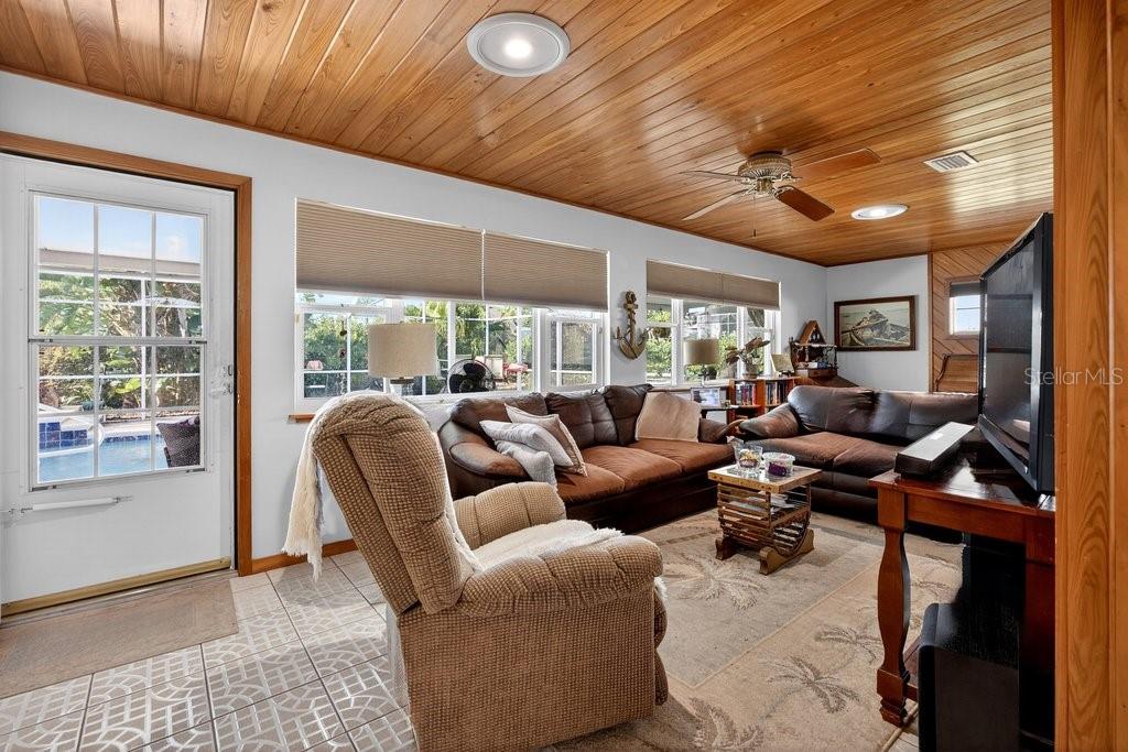 Image 11 of 31 For 40 Franciscan Lane