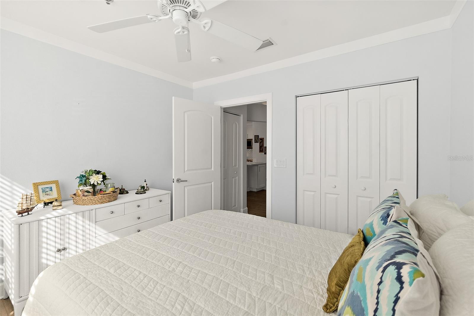 Image 29 of 56 For 100 Marina Bay Drive 101