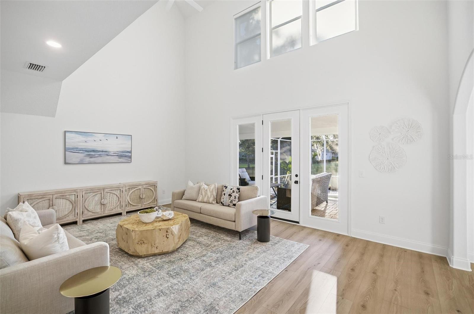 Image 12 of 38 For 41 Old Oak Drive S