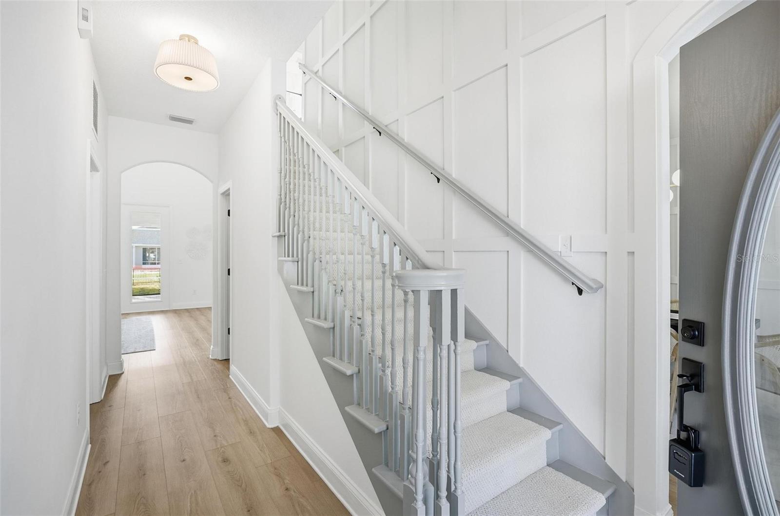 Image 2 of 38 For 41 Old Oak Drive S