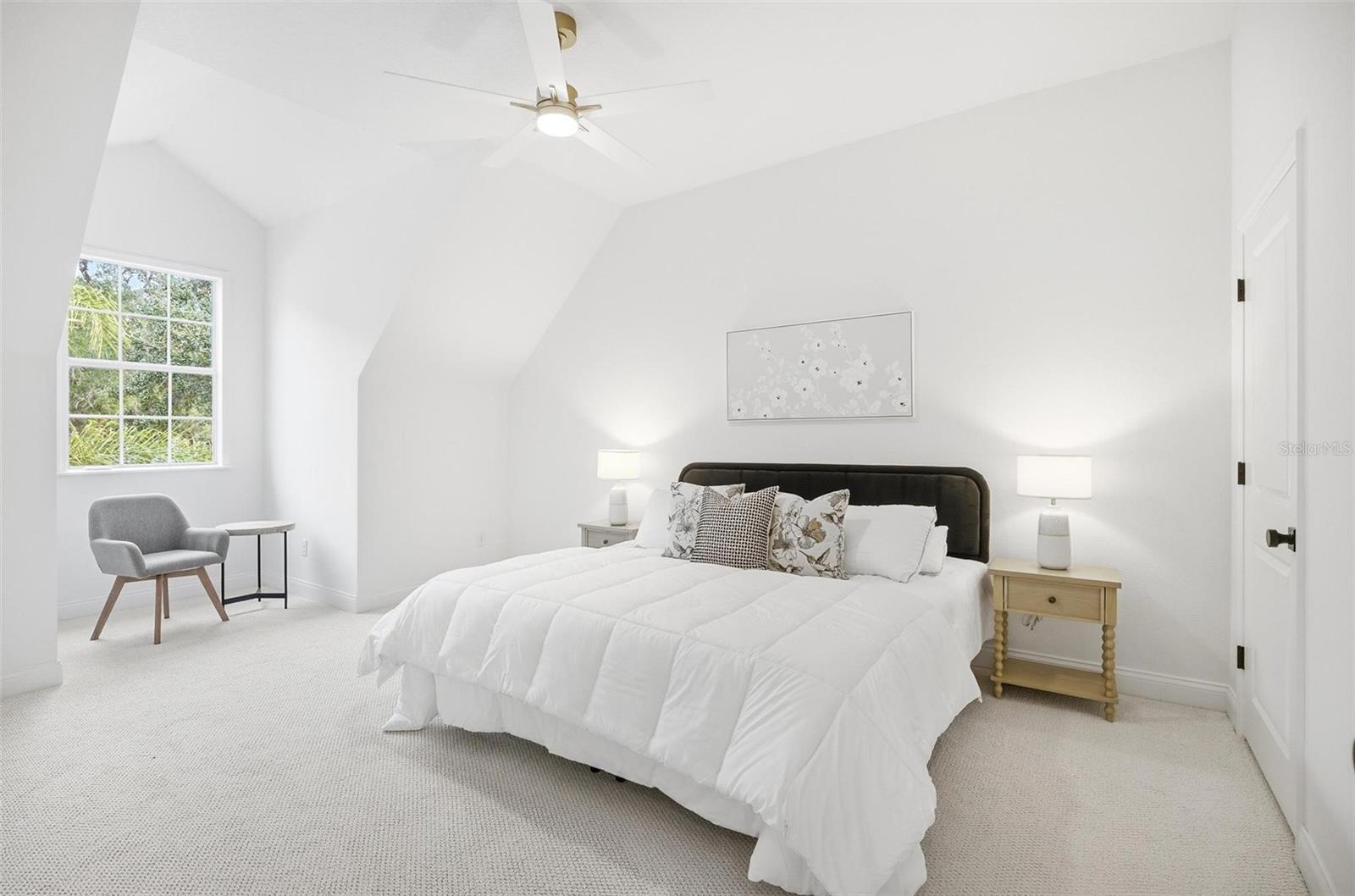 Image 22 of 38 For 41 Old Oak Drive S