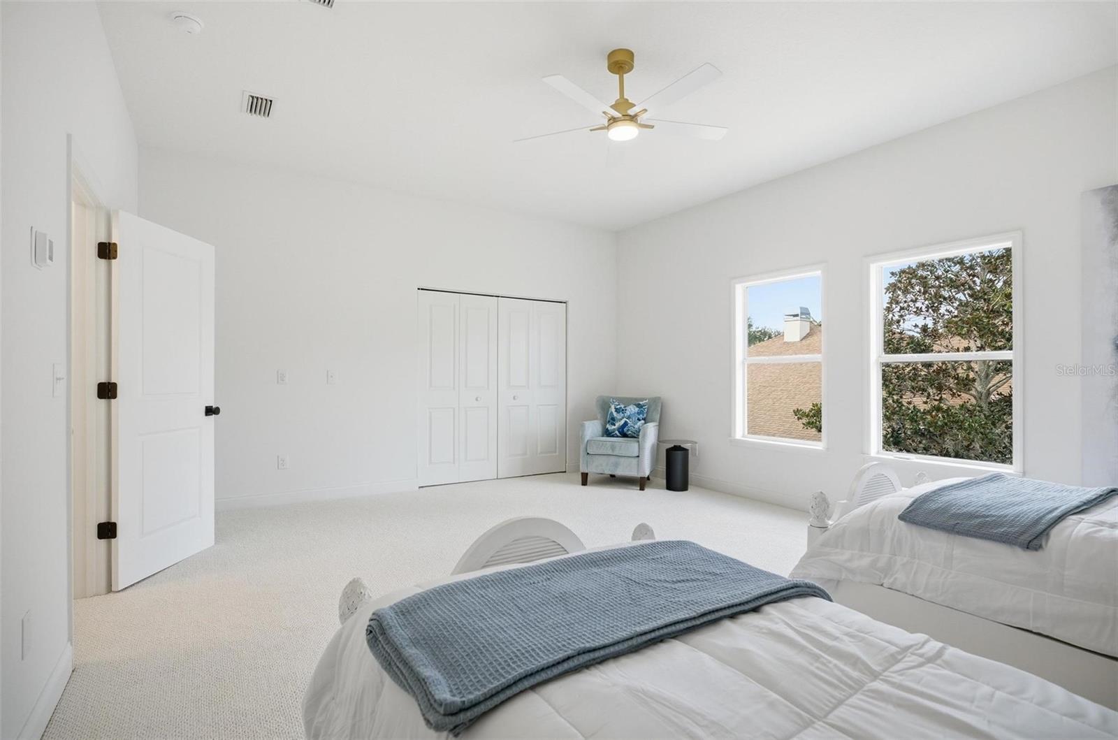 Image 30 of 38 For 41 Old Oak Drive S