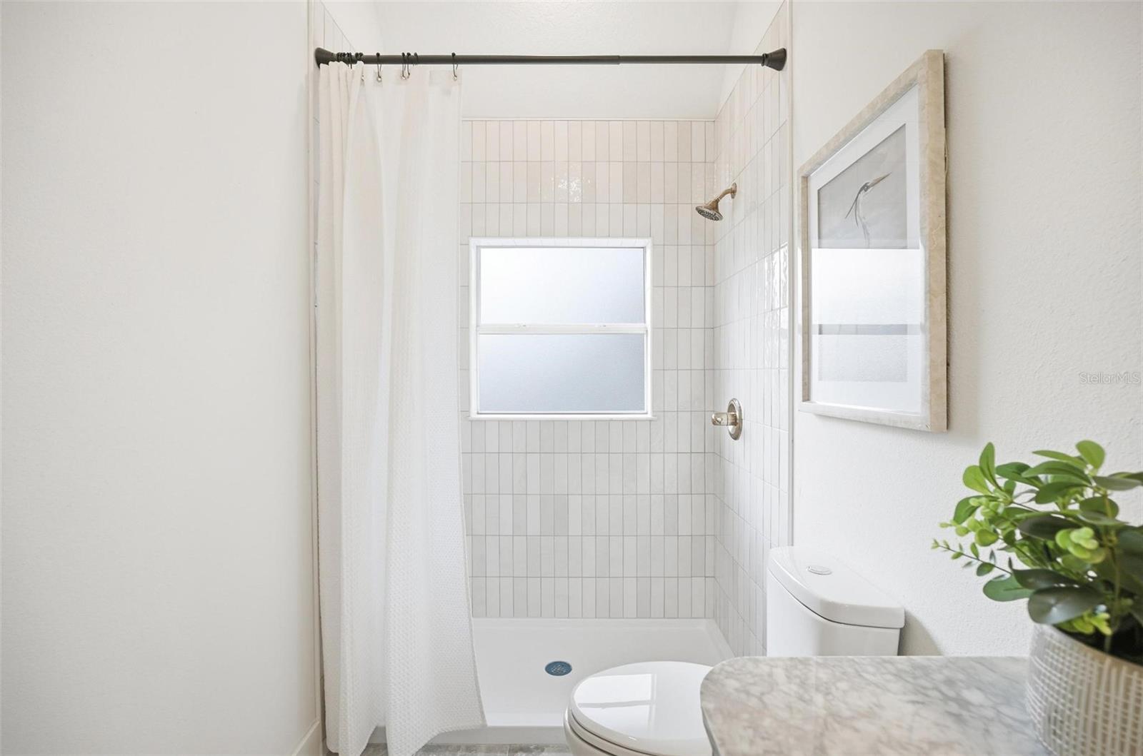 Image 33 of 38 For 41 Old Oak Drive S