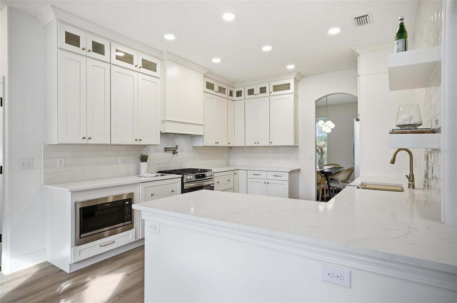 Image 6 of 38 For 41 Old Oak Drive S