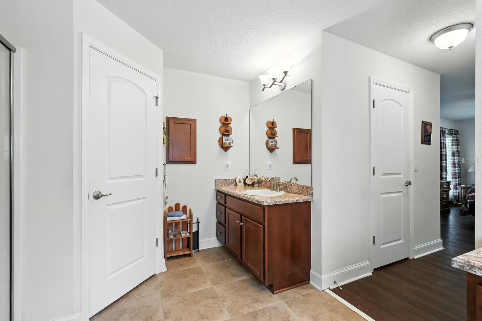 Image 23 of 43 For 8 Zorro Court