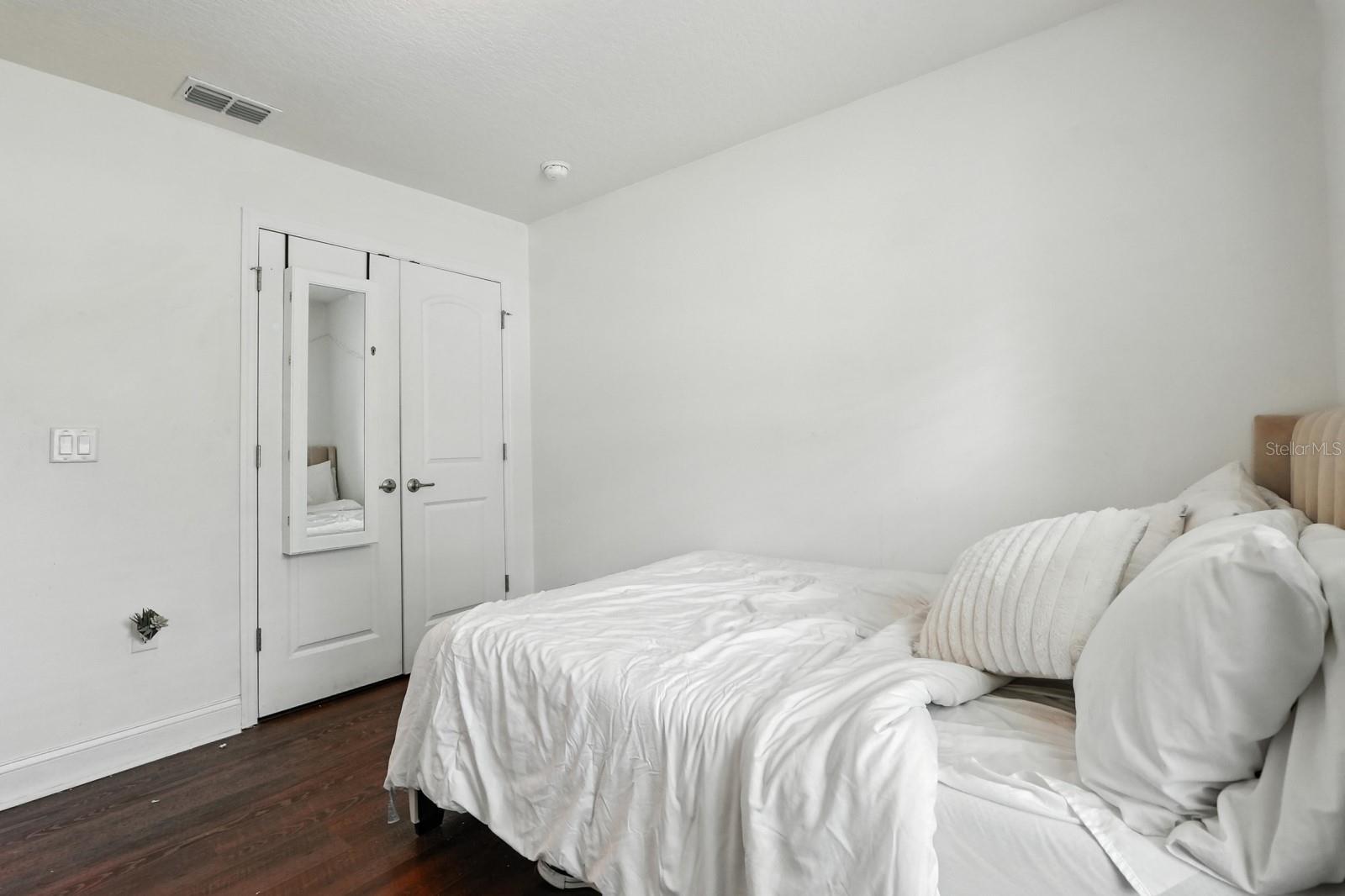 Image 25 of 43 For 8 Zorro Court