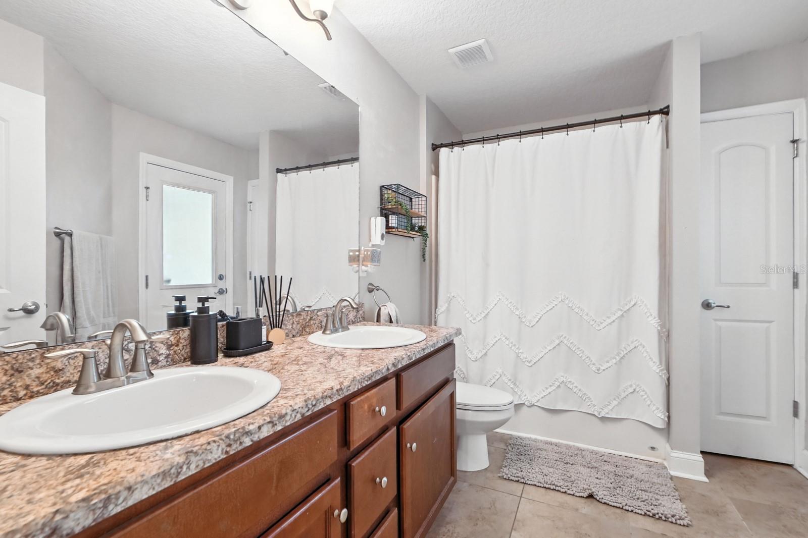 Image 28 of 43 For 8 Zorro Court