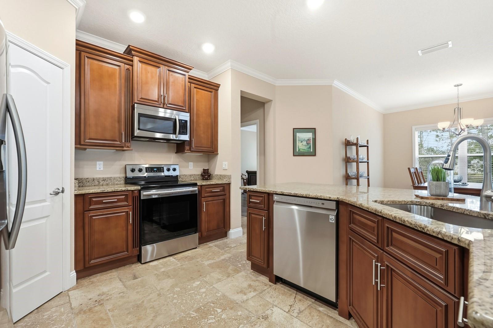 Image 11 of 55 For 39 Lema Lane