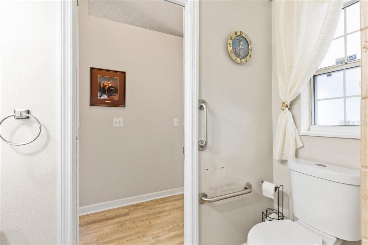 Image 12 of 66 For 824 Fleming Avenue