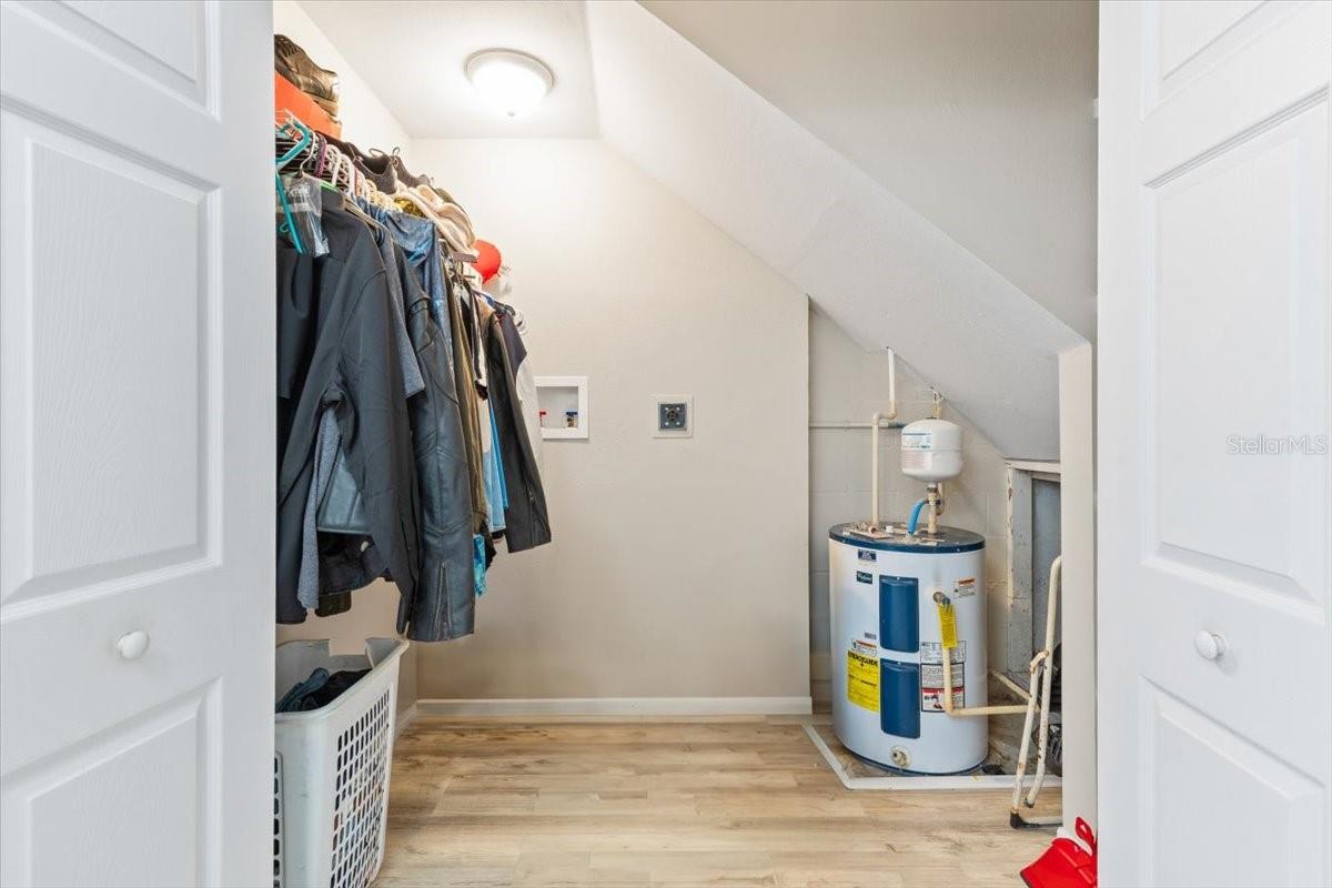 Image 20 of 66 For 824 Fleming Avenue