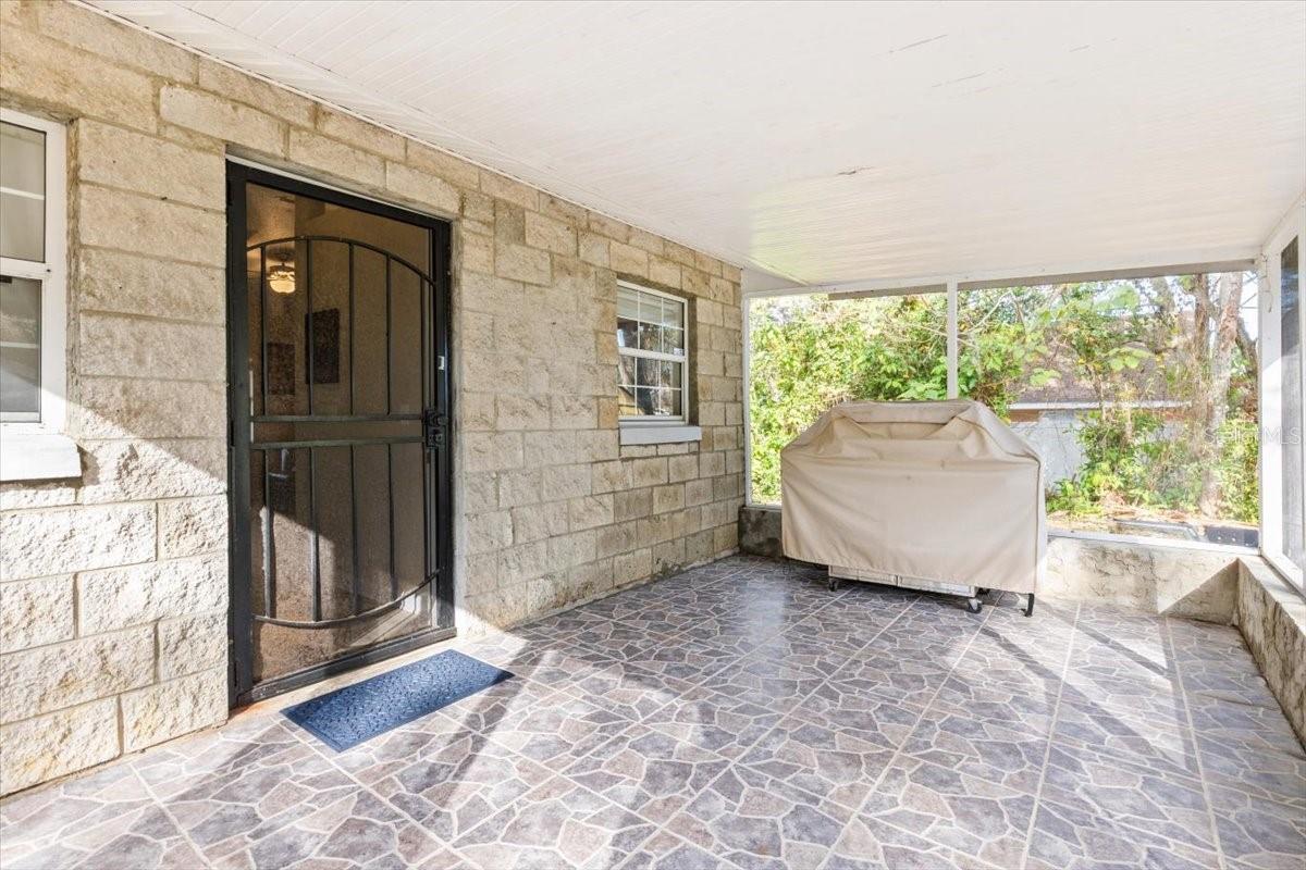 Image 24 of 66 For 824 Fleming Avenue