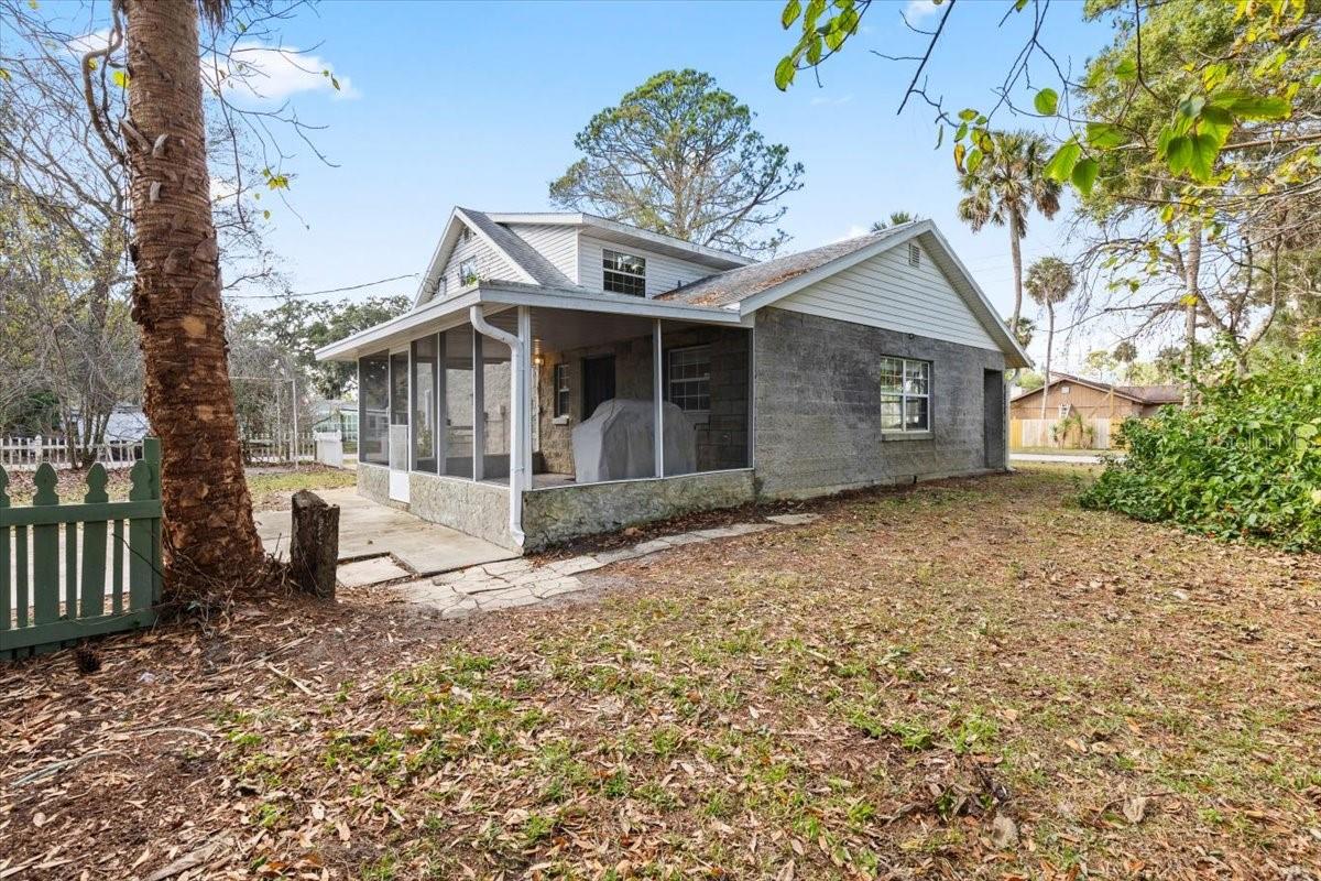 Image 29 of 66 For 824 Fleming Avenue