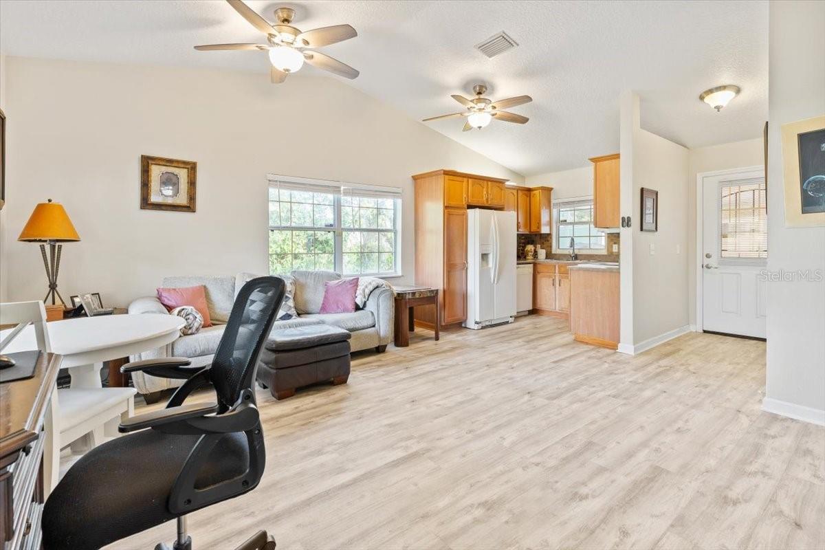 Image 3 of 66 For 824 Fleming Avenue