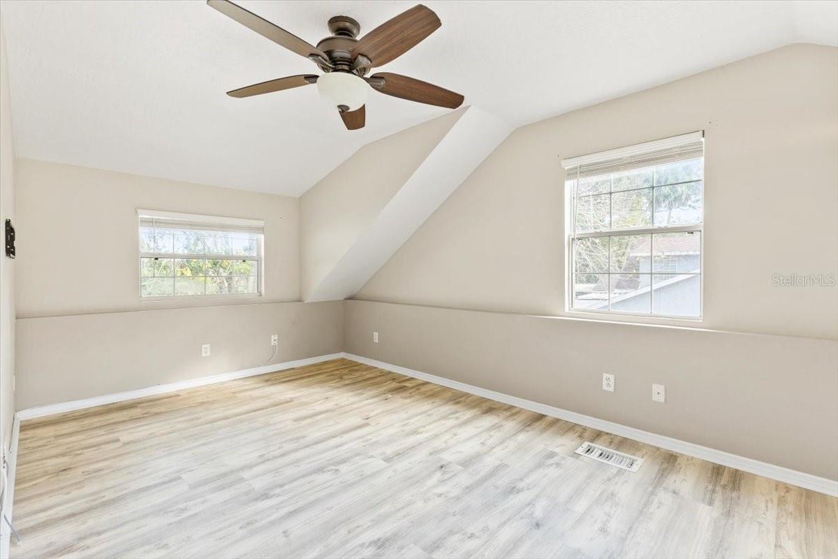 Image 37 of 66 For 824 Fleming Avenue