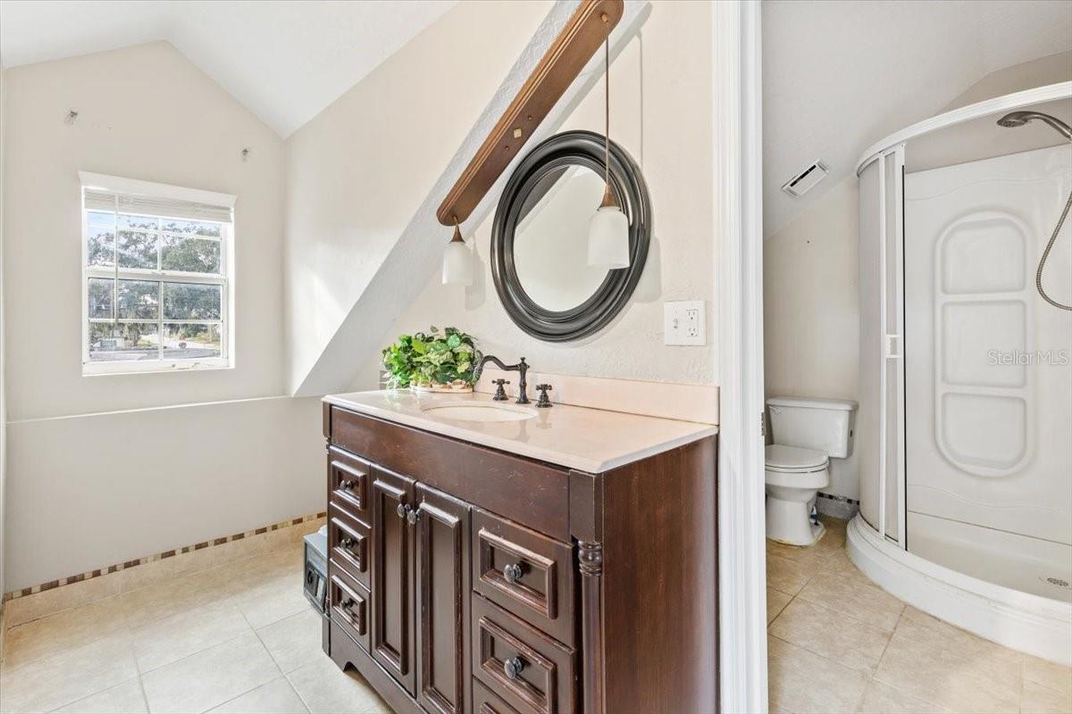 Image 38 of 66 For 824 Fleming Avenue