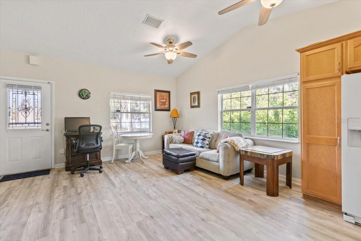 Image 6 of 66 For 824 Fleming Avenue