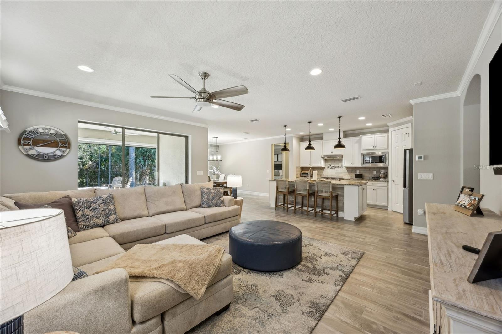 Image 10 of 88 For 76 Artist Oaks Court