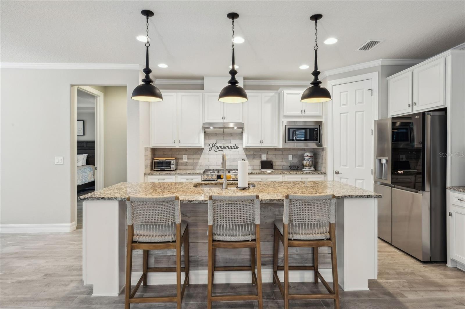 Image 17 of 88 For 76 Artist Oaks Court