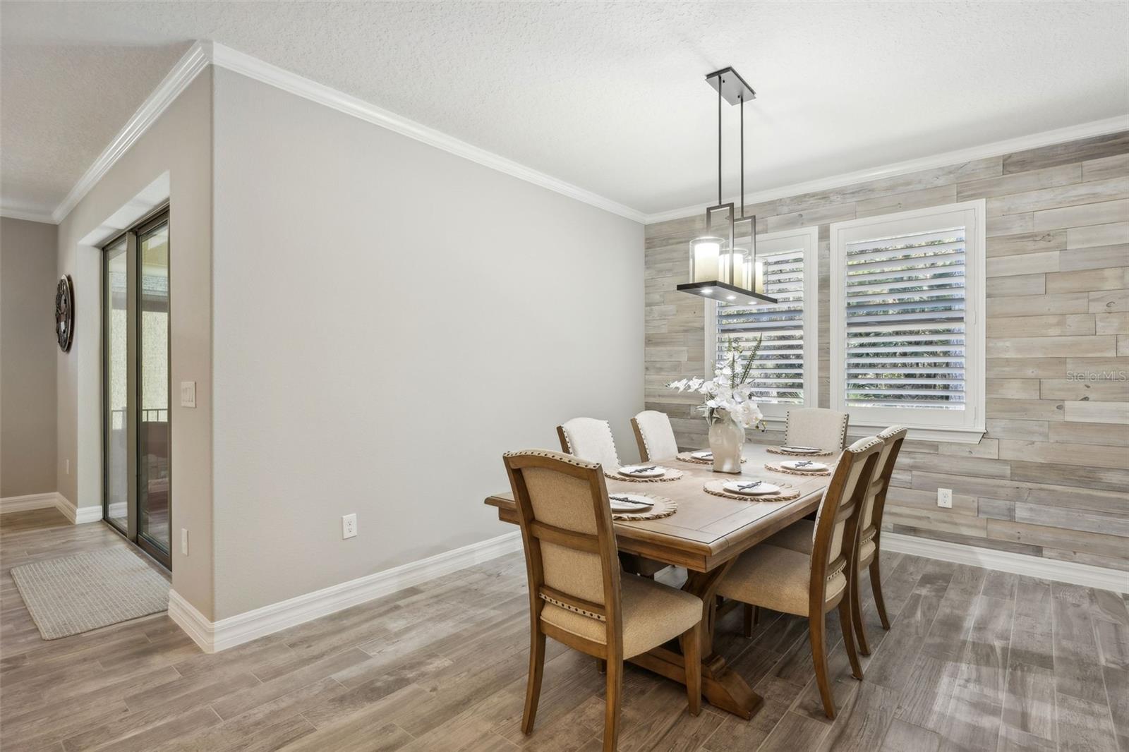 Image 18 of 88 For 76 Artist Oaks Court