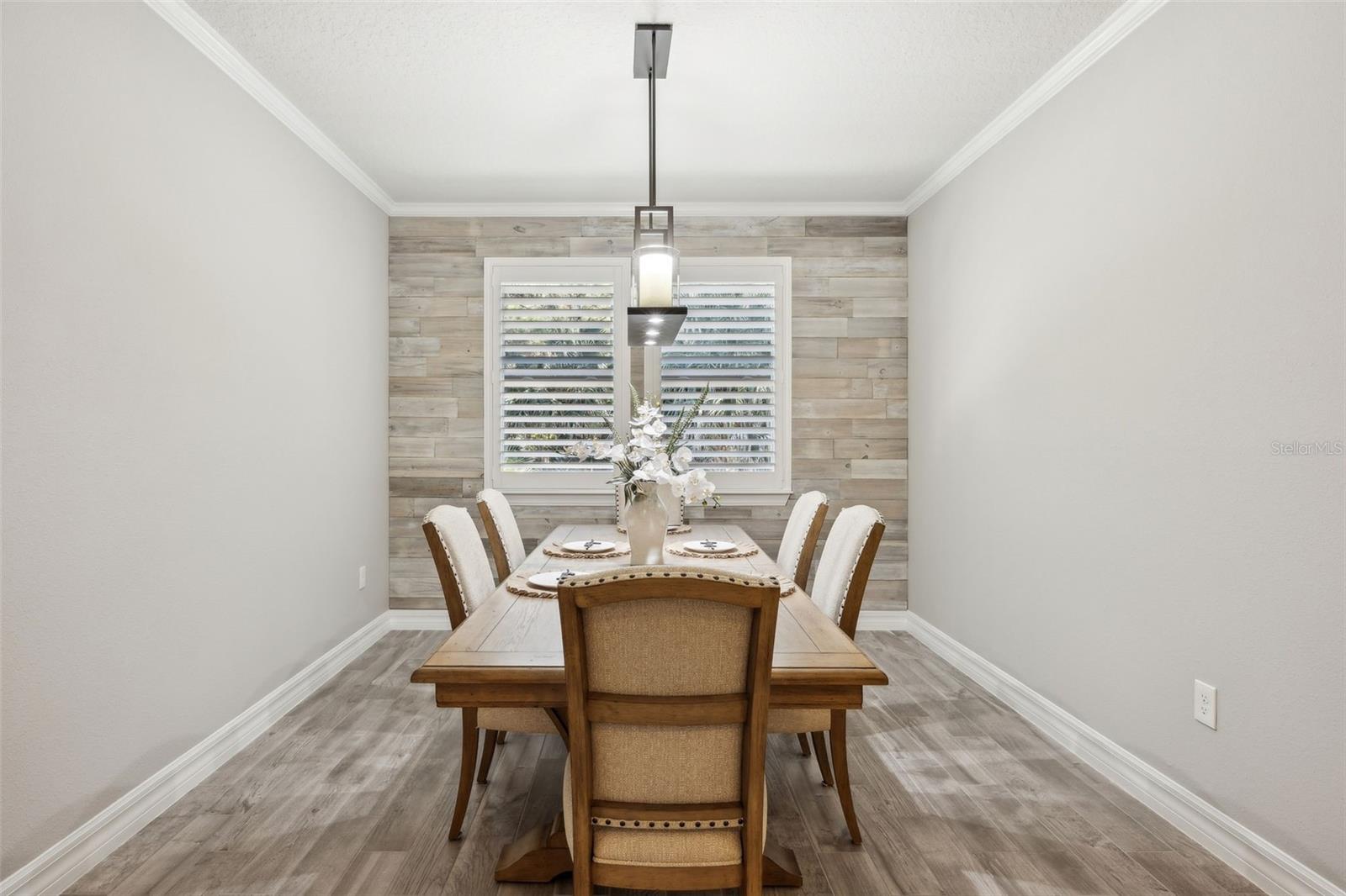 Image 19 of 88 For 76 Artist Oaks Court